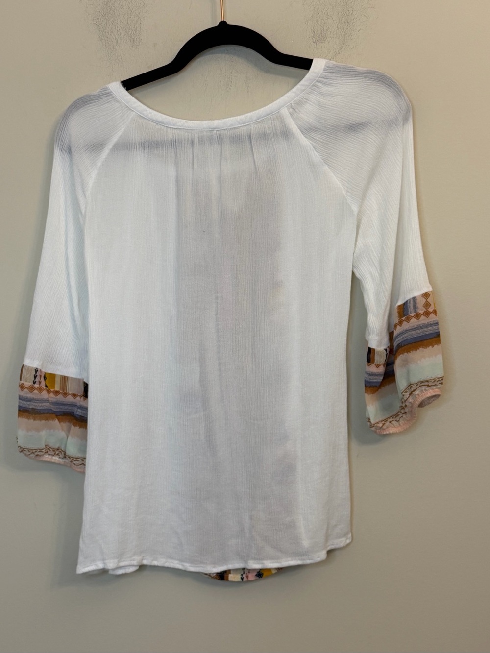 58. Fig & Flower White Boho Peasant Top Multicolor Accent Sleeve Size Medium - Picture 7 of 8